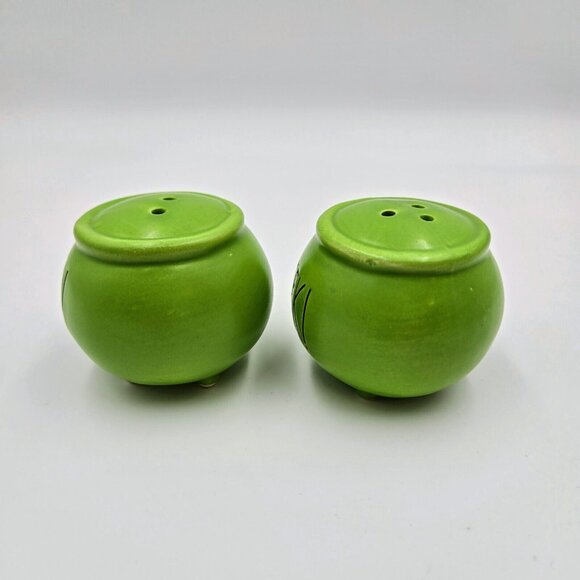Rae Dunn Halloween Salt And Pepper Shaker Set Caldron Green Eek! Boo! Read - Picture 3 of 9